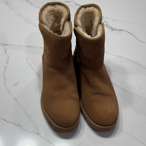 UGG classic ankle fur Women's Suede Boots in Chestnut - Picture 4 of 14
